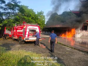 Ini Dugaan Penyebab Kebakaran Gudang Lilin di Kelenteng Sam Poo Kong Ini Dugaan Penyebab Kebakaran Gudang Lilin di Kelenteng Sam Poo Kong