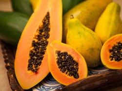 7 Buah Penurun Kolesterol Tinggi yang Enak Menyegarkan