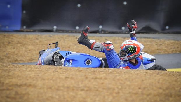 Alex Rins terjatuh di MotoGP Prancis 2021.