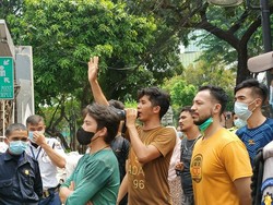 Pencari Suaka Asal Afghanistan Demo Kantor UNHCR Jakarta