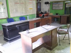 Balai Desa Ngimbang di Tuban Dirusak Massa, Pagar Roboh Hingga Kaca Pecah