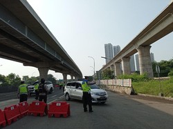 Pos Pemeriksaan di Tol Japek Lengang di Hari Pertama Kerja Usai Lebaran