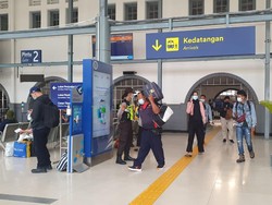 Senin Ini Jakarta Kedatangan 2.100 Penumpang KA Jarak Jauh
