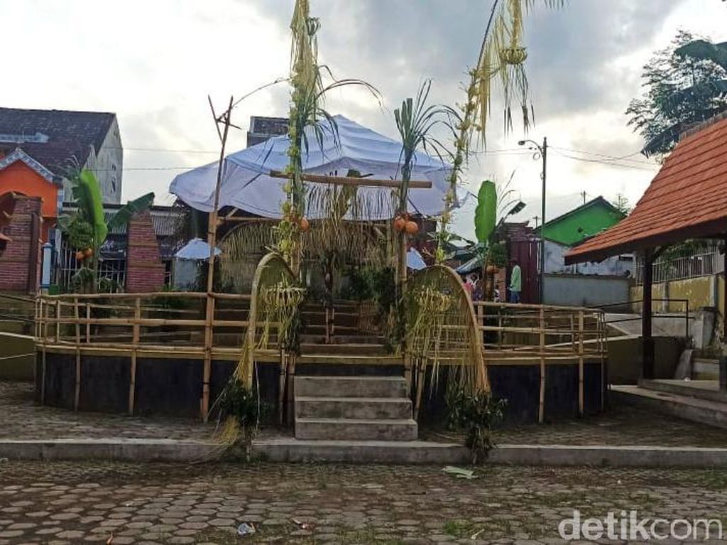 Ritual Tari Seblang Olehsari Tak Digelar Tahun Ini Gegara Pandemi Ritual Tari Seblang Olehsari Tak Digelar Tahun Ini Gegara Pandemi