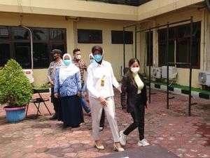Polisi Ungkap Tujuan Perjalanan Wanita Maki Petugas Saat Disekat di Anyer Polisi Ungkap Tujuan Perjalanan Wanita Maki Petugas Saat Disekat di Anyer