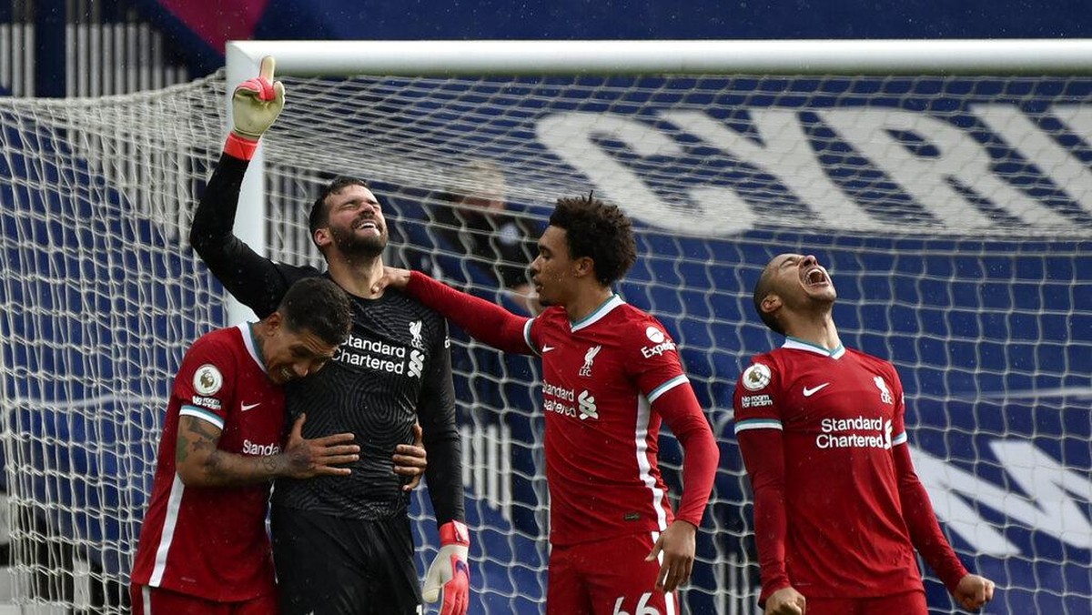 Liverpool menang dramatis 2-1 atas West Brom lewat gol Alisson Becker (AP/Rui Vieira)