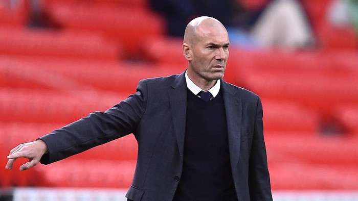 BILBAO, SPAIN - MAY 16: Zinedine Zidane, Head Coach of Real Madrid reacts during the La Liga Santander match between Athletic Club and Real Madrid at Estadio de San Mames on May 16, 2021 in Bilbao, Spain. Sporting stadiums around Spain remain under strict restrictions due to the Coronavirus Pandemic as Government social distancing laws prohibit fans inside venues resulting in games being played behind closed doors.  (Photo by Juan Manuel Serrano Arce/Getty Images)