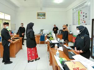 Kembali Sidak ke OPD, Bupati Ipuk: Masih Ada Komplain, Ayo Perbaiki Kinerja Kembali Sidak ke OPD, Bupati Ipuk: Masih Ada Komplain, Ayo Perbaiki Kinerja