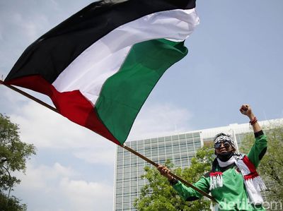 Buruh Gruduk Kedubes AS Kecam Aksi Israel