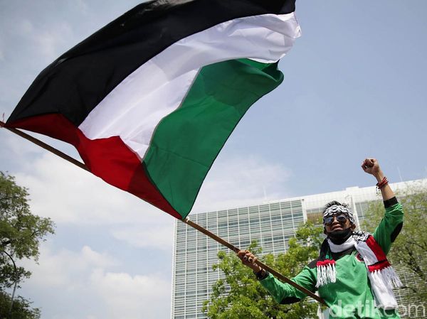 Buruh Gruduk Kedubes AS Kecam Aksi Israel