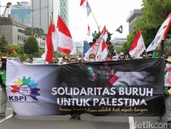 Buruh Kumpulkan Donasi Bagi Palestina di Depan Kedubes AS