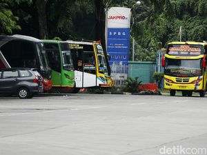Ini Bocoran Posisi Kursi Bus yang Paling Nyaman Buat Tidur! Ini Bocoran Posisi Kursi Bus yang Paling Nyaman Buat Tidur!
