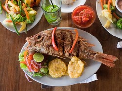 5 Cara Menggoreng Ikan agar Tidak Lengket, Renyah dan Garing