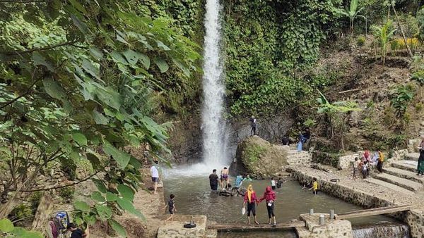 Foto: Curug Tertinggi di Cirebon yang Kamu Belum Tahu