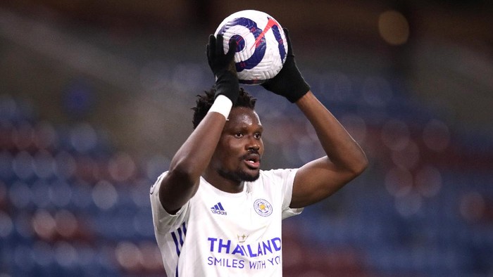 BURNLEY, ENGLAND - MARCH 03: Daniel Amartey of Leicester City during the Premier League match between Burnley and Leicester City at Turf Moor on March 03, 2021 in Burnley, England. Sporting stadiums around the UK remain under strict restrictions due to the Coronavirus Pandemic as Government social distancing laws prohibit fans inside venues resulting in games being played behind closed doors. (Photo by Alex Pantling/Getty Images)