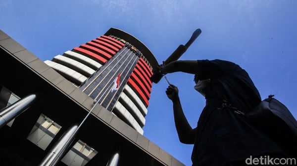 Gema Kentongan Kematian di Gedung KPK