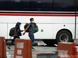 Hendak ke Jawa, Pemudik dari Sumatera Mulai Padati Pelabuhan Bakauheni