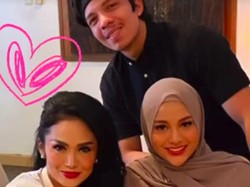 Saat Krisdayanti Temani Aurel Hermansyah Periksa Kandungan