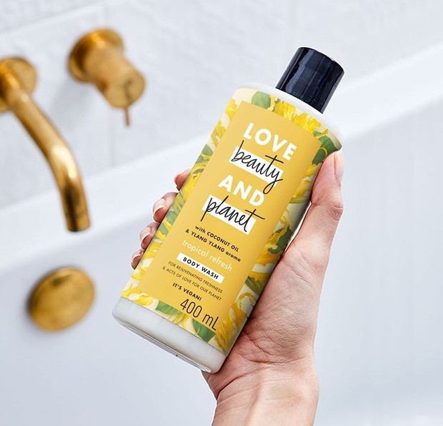 LBP Coconut Oil and Ylang Ylang Body Wash/Foto : instagram.com/lovebeautyandplanet_id LBP Coconut Oil and Ylang Ylang Body Wash