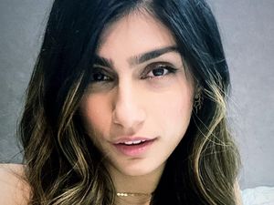 Mia Khalifa Ungkap Perasaannya Saat Terjun sebagai Bintang Film Dewasa Mia Khalifa Ungkap Perasaannya Saat Terjun sebagai Bintang Film Dewasa