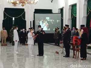 Lantik Bupati Cianjur, Ridwan Kamil Titip Genjot Pertanian-Pariwisata