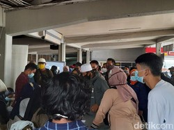 Larangan Mudik Berakhir, Pemudik ke Sumatera Padati Pelabuhan Merak
