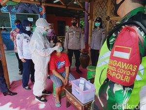 Pengunjung dan Pedagang Objek Wisata Air di Klaten Dijaring Rapid Antigen Pengunjung dan Pedagang Objek Wisata Air di Klaten Dijaring Rapid Antigen