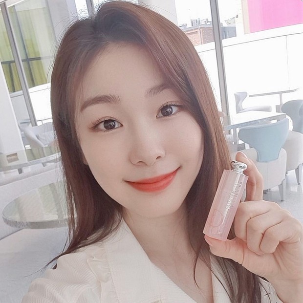 Pesona Ratu Skating Kim Yuna/sumber: www.instagram.com/yunakim/ Kim Yuna yang sama populernya dengan bintang Kpop.