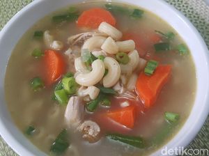 Resep Sop Ayam Makaroni Sederhana yang Gurih Enak Buat Makan Siang Resep Sop Ayam Makaroni Sederhana yang Gurih Enak Buat Makan Siang