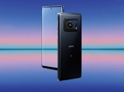 Kejutan! Sharp Luncurkan Ponsel Berkamera Leica