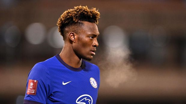 BARNSLEY, ENGLAND - FEBRUARY 11: Tammy Abraham of Chelsea during The Emirates FA Cup Fifth Round match between Barnsley and Chelsea at Oakwell Stadium on February 11, 2021 in Barnsley, England. Sporting stadiums around the UK remain under strict restrictions due to the Coronavirus Pandemic as Government social distancing laws prohibit fans inside venues resulting in games being played behind closed doors. (Photo by Laurence Griffiths/Getty Images)