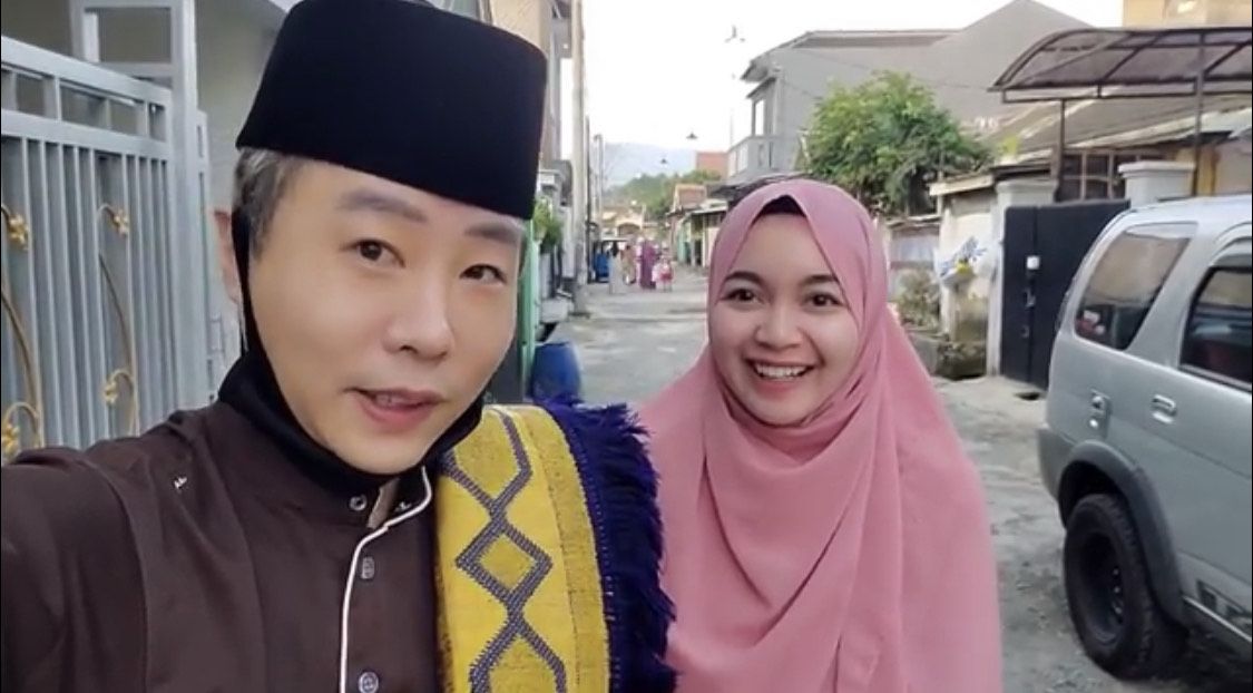 Kisah cinta pria asal Korea bersama pedangdut Kania Permatasari.