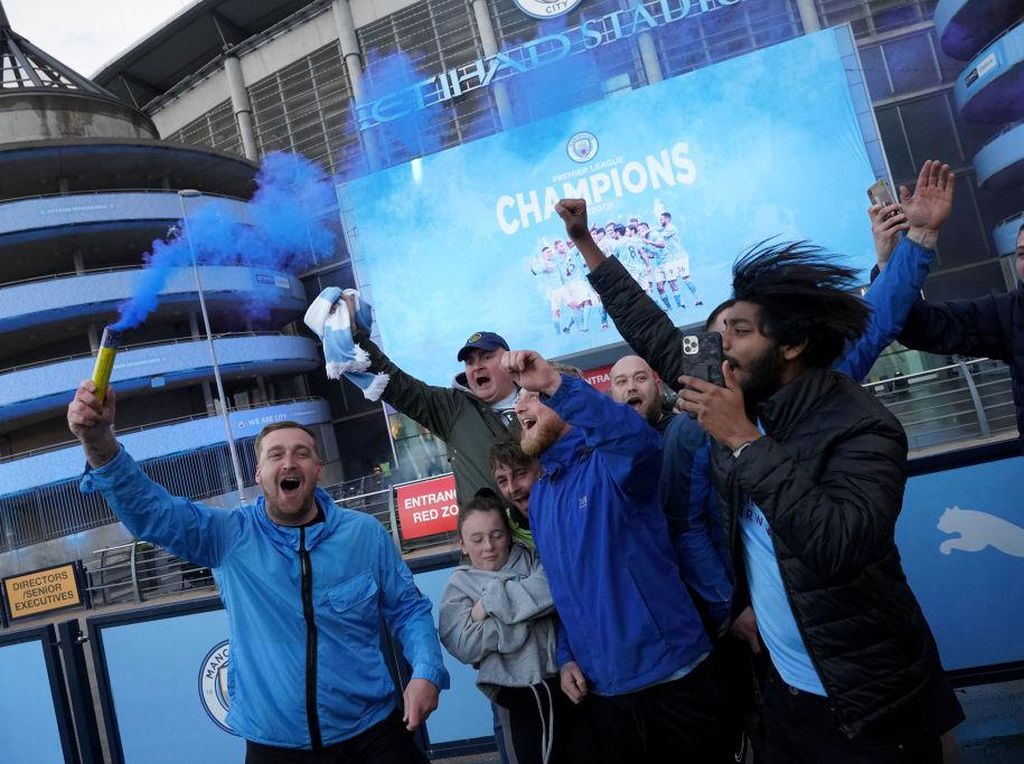 Fans di Final Liga Champions: Gak Boleh Nginap, Langsung PP Fans di Final Liga Champions: Gak Boleh Nginap, Langsung PP