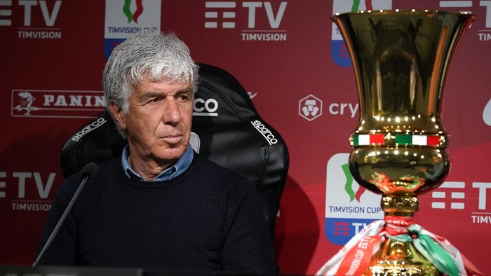 REGGIO NELLEMILIA, ITALY - MAY 18: Head coach of Atalanta BC Gian Piero Gasperini speaks with the media during an Atalanta BC press conference ahead of the TIMVISION Cup Final between Atalanta BC and Juventus on May 18, 2021 in Reggio nellEmilia, Italy. (Photo by Claudio Villa/Getty Images for Lega Serie A)
