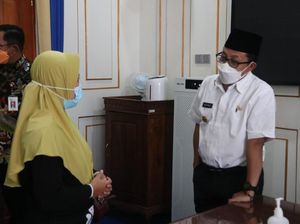 Pemkot Malang Upayakan Guru yang Diteror 24 Debt Collector Bisa Mengajar Lagi Pemkot Malang Upayakan Guru yang Diteror 24 Debt Collector Bisa Mengajar Lagi