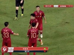 Aksi Nyeleneh Bos Klub China: Ikut Main Bela Tim di Lapangan