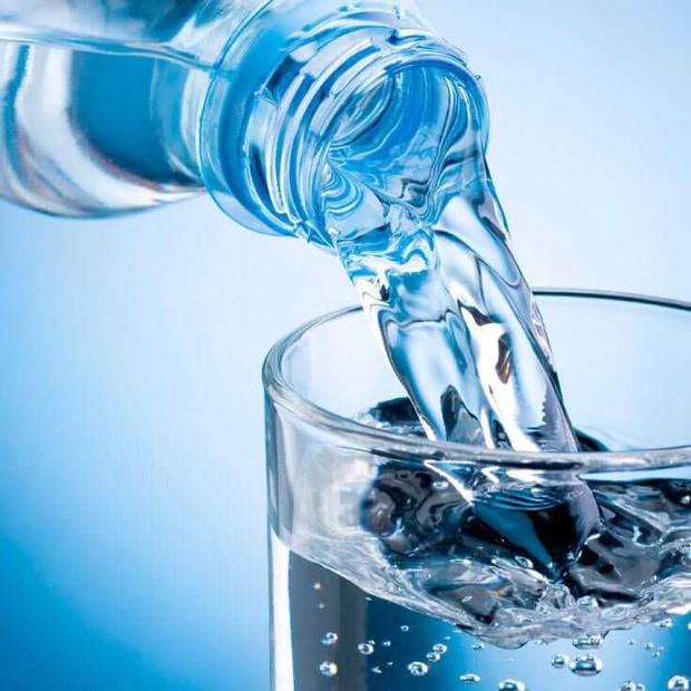 Ilustrasi air putih Foto: pinterest/draxe