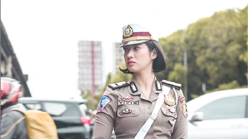 8 Potret Iptu Vivin, Polwan Cantik yang Disebut Mirip Nabila Syakieb 8 Potret Iptu Vivin, Polwan Cantik yang Disebut Mirip Nabila Syakieb
