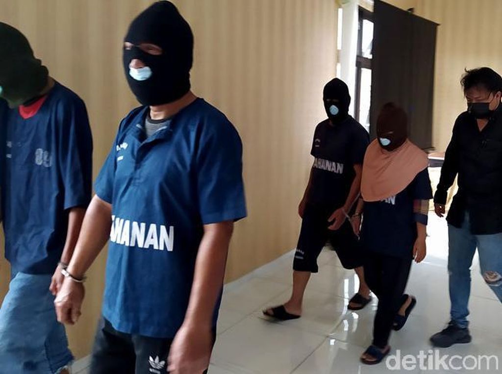 8 Fakta Baru Kasus Mayat Bocah Korban Ruwatan Disimpan 4 Bulan di Rumah 8 Fakta Baru Kasus Mayat Bocah Korban Ruwatan Disimpan 4 Bulan di Rumah