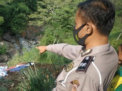 Truk Jatuh ke Jurang di Jalur Ponorogo-Pacitan, Sopir Tewas