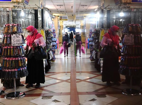 Kembali Dibuka, Begini Suasana di Pasar Tanah Abang