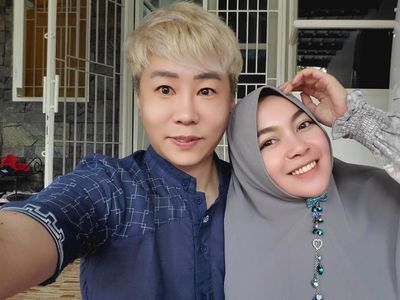 Ini Potret Mesra Pria Korea Mualaf dan Pedangdut Bintang Pantura, Akan Nikah