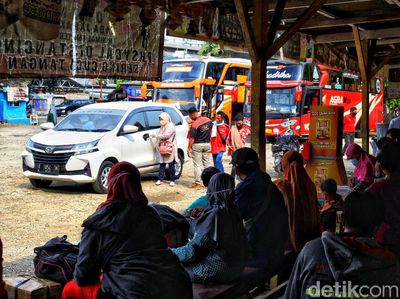 Larangan Mudik Berakhir, Pemudik Padati Terminal Pondok Pinang