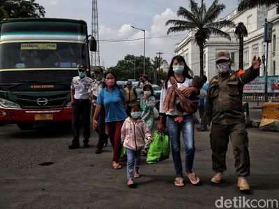 Lebaran Usai, Jakarta Kembali Kedatangan Para Pemudik Arus Balik