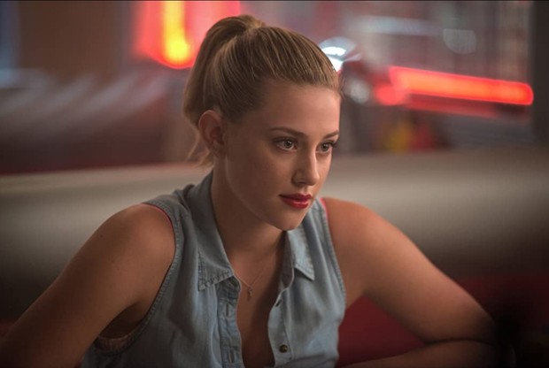 Lili Reinhart sebagai Betty Cooper dalam Serial Drama Riverdale