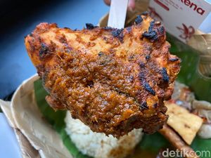 Yummy! Enaknya Ayam Bakar Rempah dan Risol Isi Sei Sapi