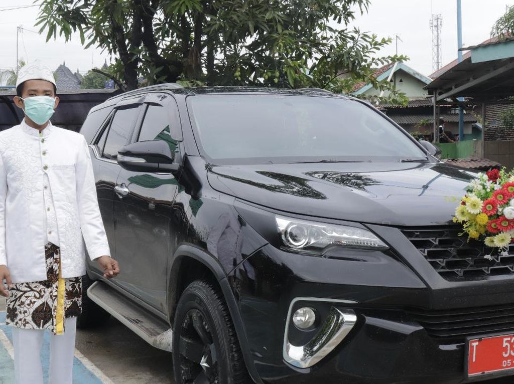 Cerita Pengantin Rasakan Kenyamanan Mobil Dinas Wabup Karawang Cerita Pengantin Rasakan Kenyamanan Mobil Dinas Wabup Karawang