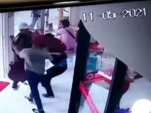 Dua Pengamen Ngamuk di Minimarket Bandung, Apa Motifnya?