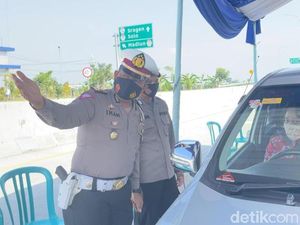 2.266 Mobil dan 112 Bus Diputar Balik di Perbatasan Jatim-Jateng di Ngawi 2.266 Mobil dan 112 Bus Diputar Balik di Perbatasan Jatim-Jateng di Ngawi