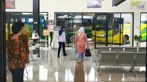 Nadi Kehidupan di Terminal Garut Kembali Berdenyut